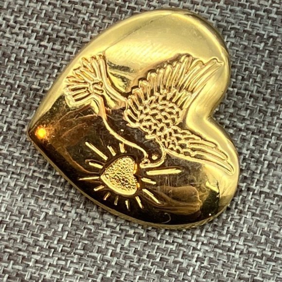 THE VARIETY CLUB Pin Brooch Puffy Heart Shiny Gold Dove Bird Peace Love Retro - Picture 4 of 8